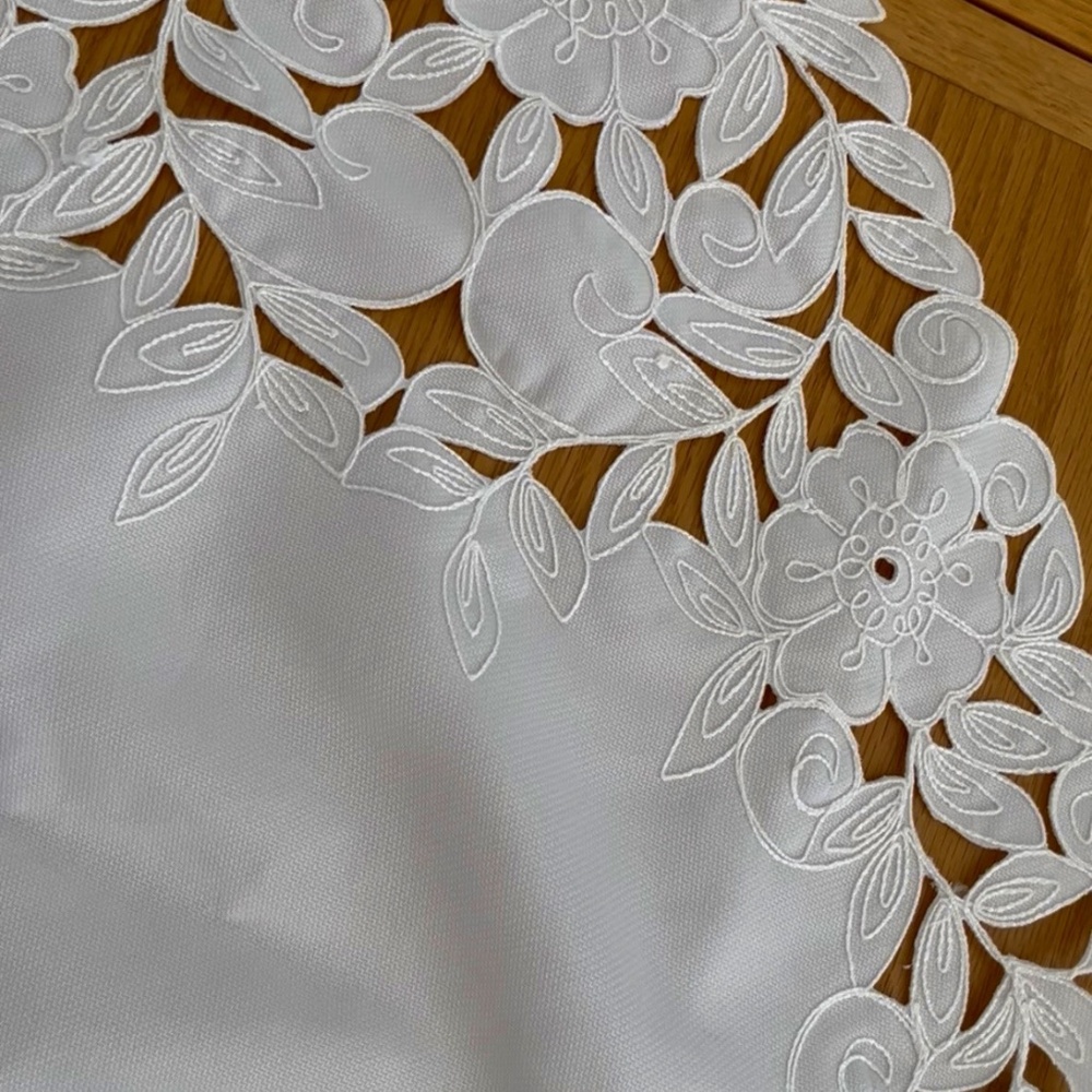 TABLE RUNNER - Picture 4 of 4